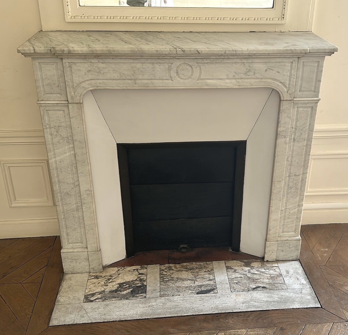 Old Pompadour Style Fireplace Made In Carrara Marble Dating From The Late 19th Century 