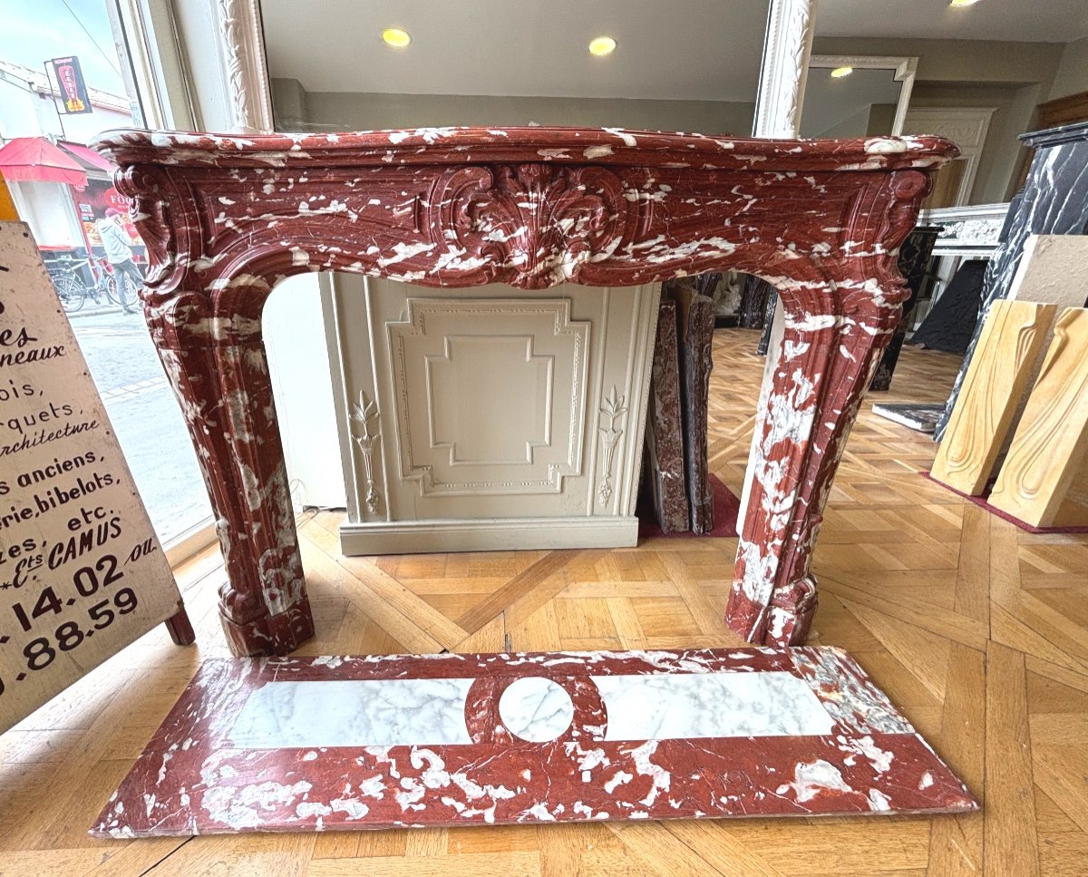 Beautiful Antique Louis XV Style Fireplace In Incarna Turquin Marble From The End Of The 19th Century