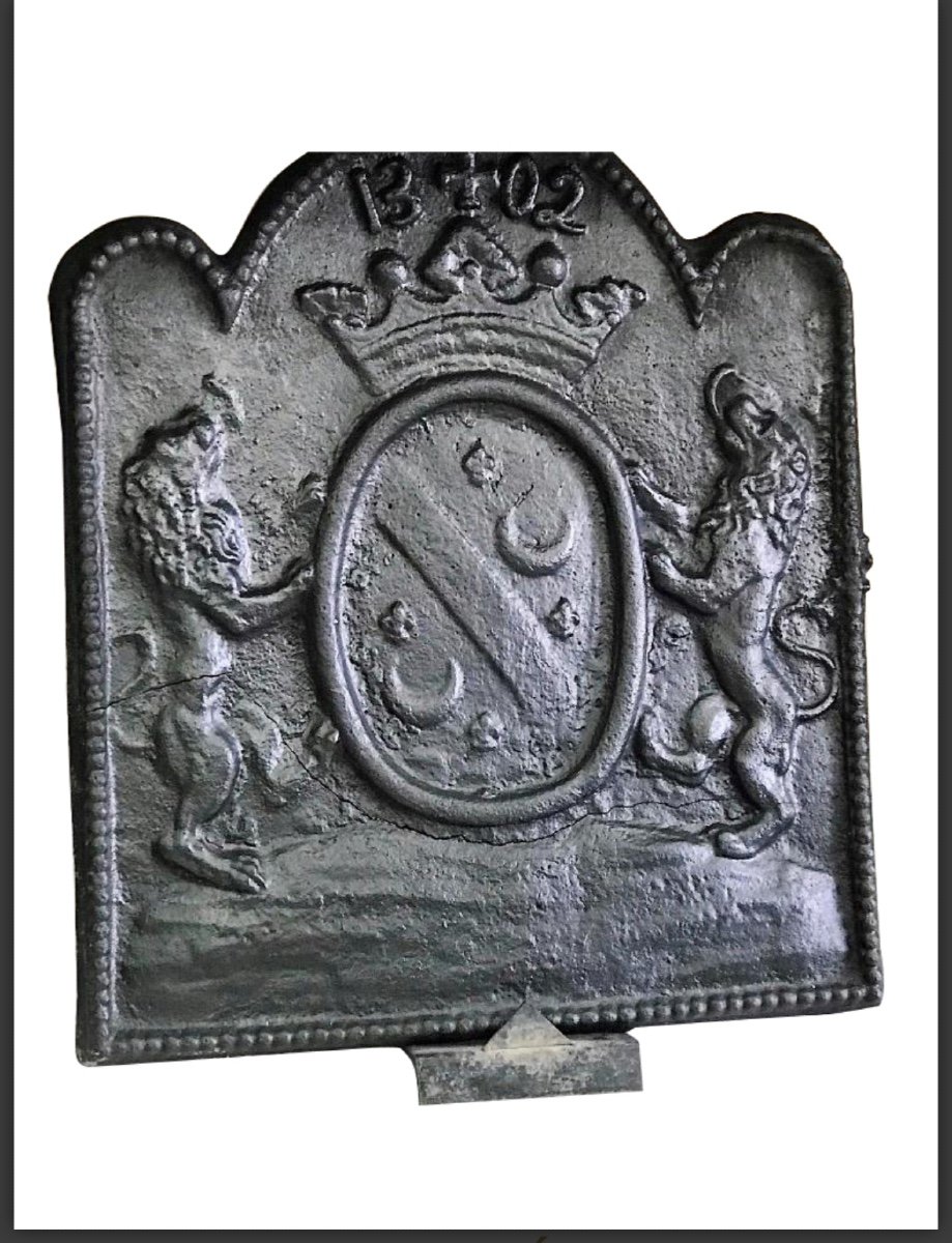 Très Belle Plaque  Ancienne aux armoiries Réalisée En Fonte XVIIIeme Siècle 