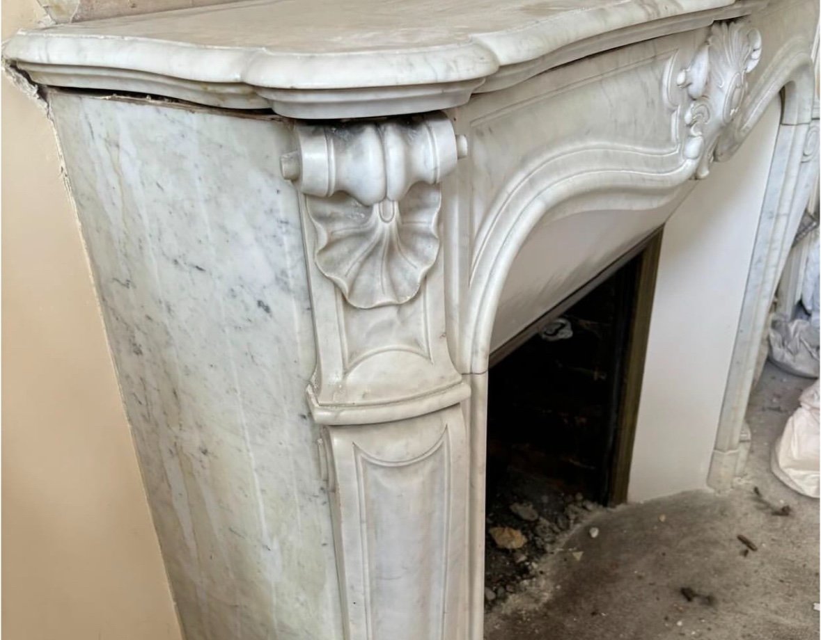 Elegant And Beautiful Antique Louis XV Style Fireplace Made Of 19th Century Carrara Marble  -photo-3