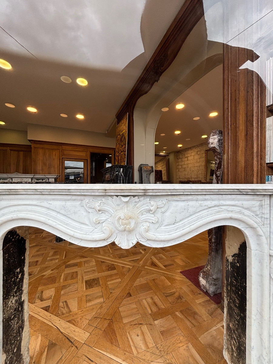 Antique Louis XV Style Fireplace In Carrara Marble Dating From The End Of The 19th Century -photo-2