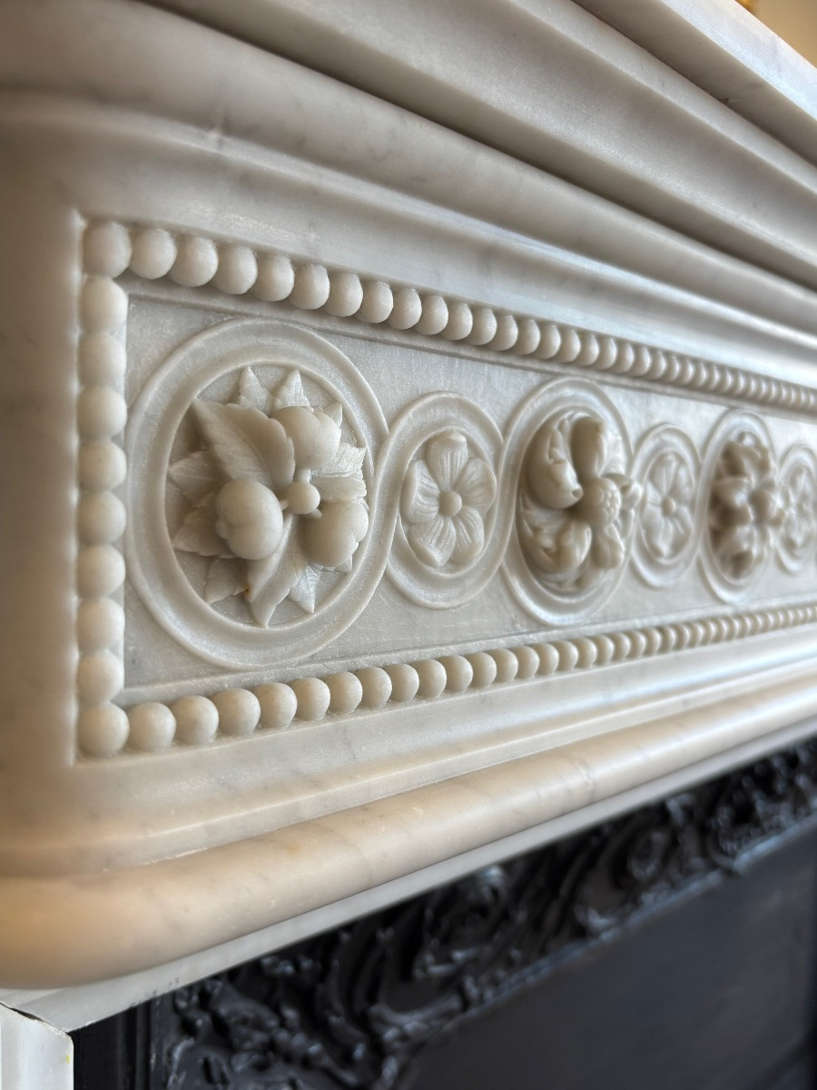 Antique Louis XVI Style Macaron Fireplace Made Of 19th Century White Carrara Marble-photo-5