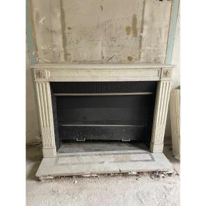 Elegant And Fine Antique Louis XVI Style Fireplace Early 19th Century Made In Carrara Marble