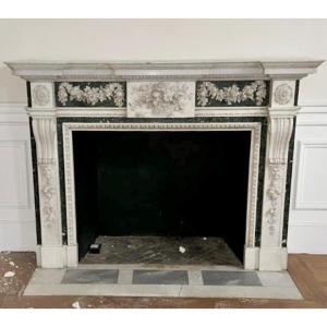 Exceptional Fireplace In Antique White And Green Carrara Marble From The End Of The 19th Century