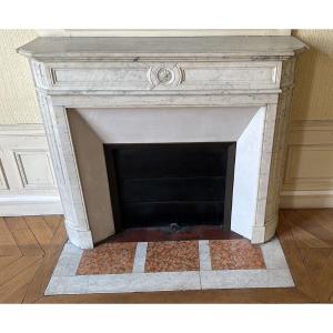 Pretty Small Antique Louis XVI Style Fireplace In Carrara Marble Late 19th Century