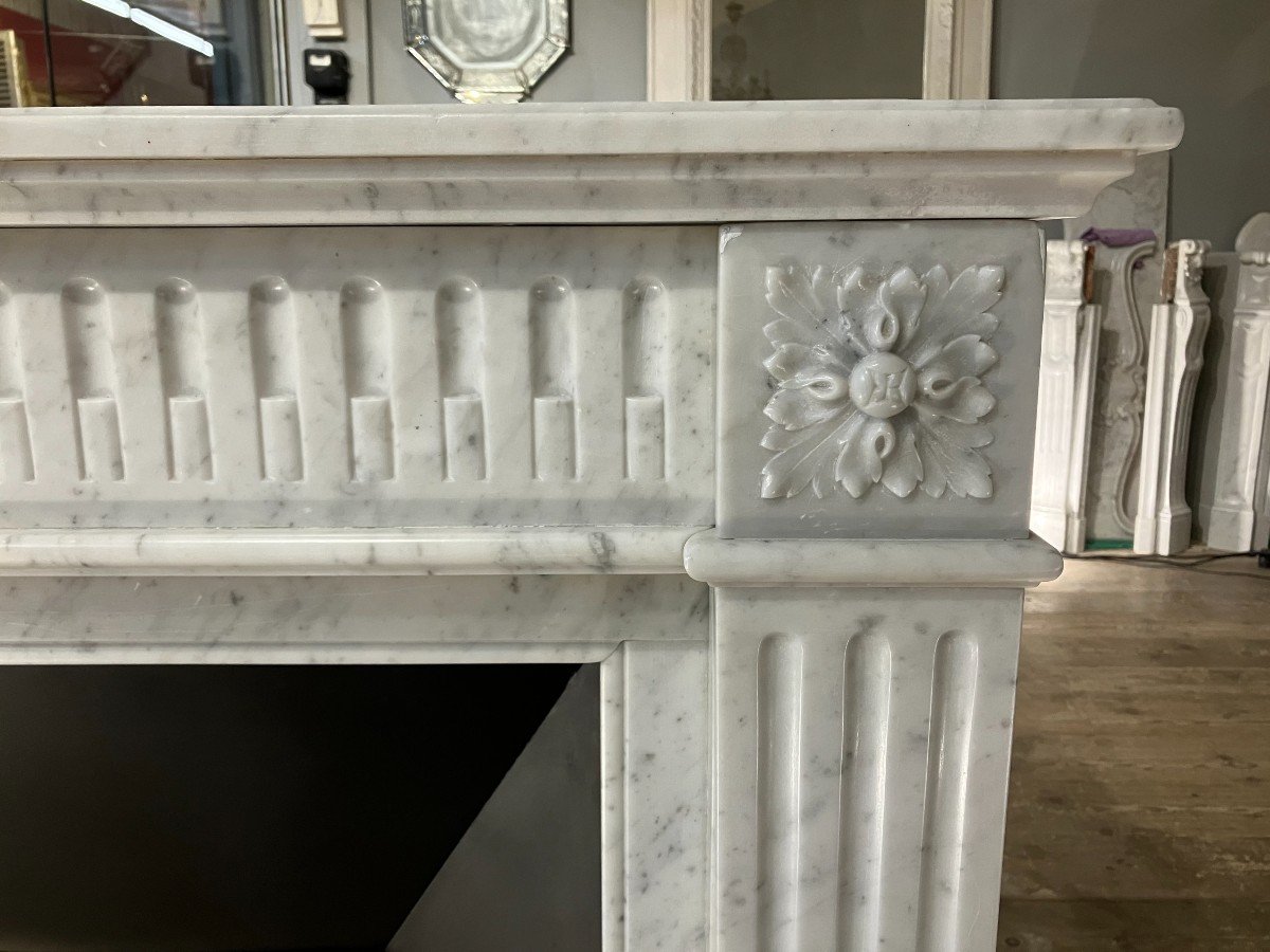 Antique Louis XVI Style Fireplace In White Marble.-photo-3