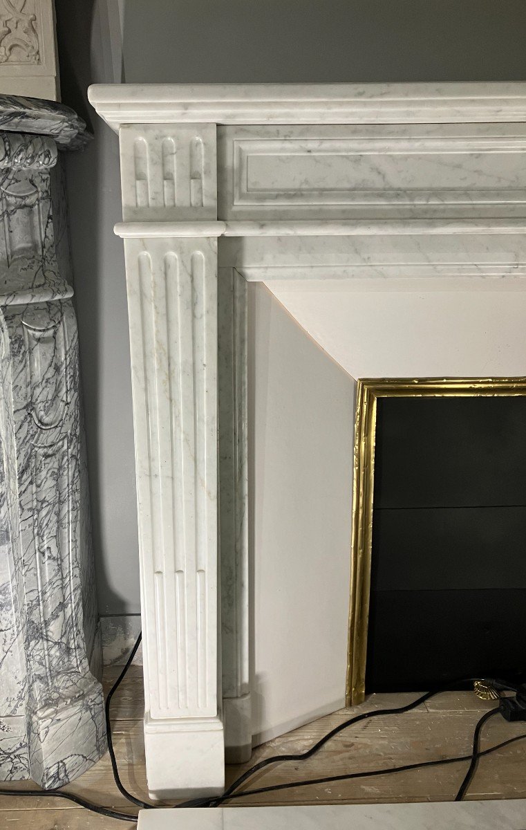 Antique Louis XVI Style Fireplace In White Marble.-photo-4