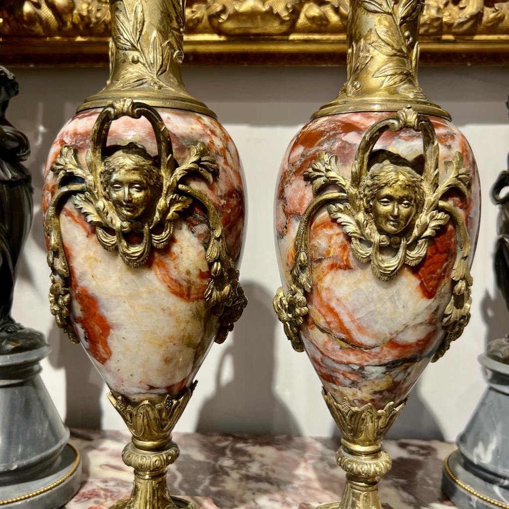 Pair Of Cassolettes In Violet Breccia Marble Decorated With Mascarons From The End Of The XIXth Century-photo-5