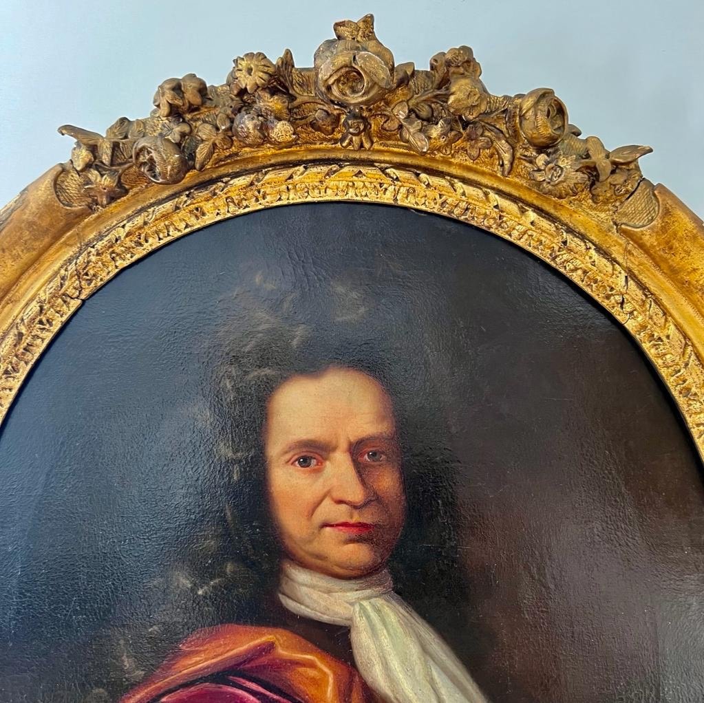 Table Portrait Of A Gentleman From The XVII Century In Its Golden Wood Frame-photo-7