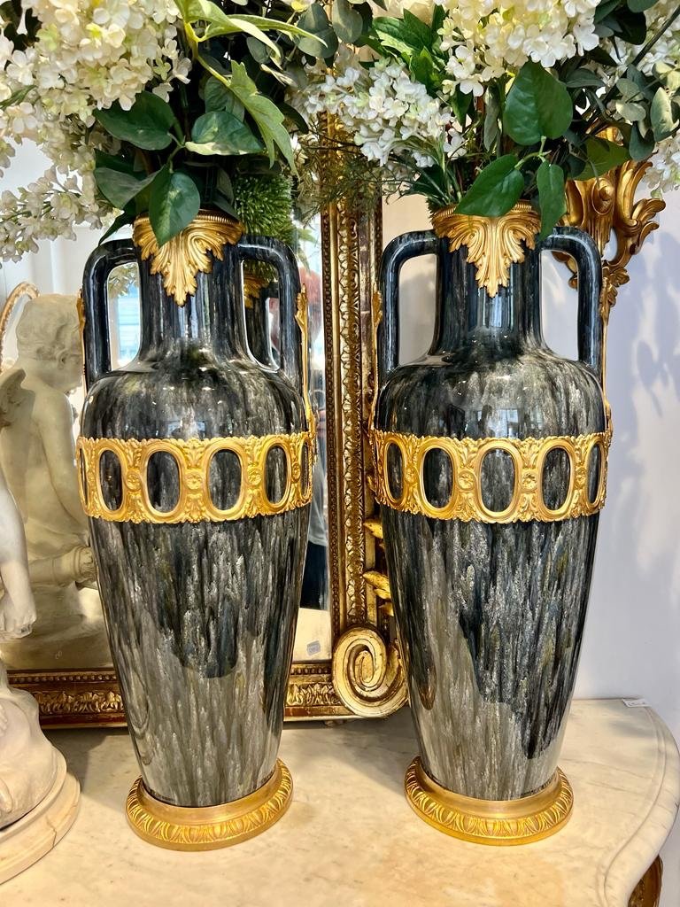 Paire De Vases En Porcelaine Irisée Montée Bronze Doré D’époque Fin XIX Ieme -photo-2