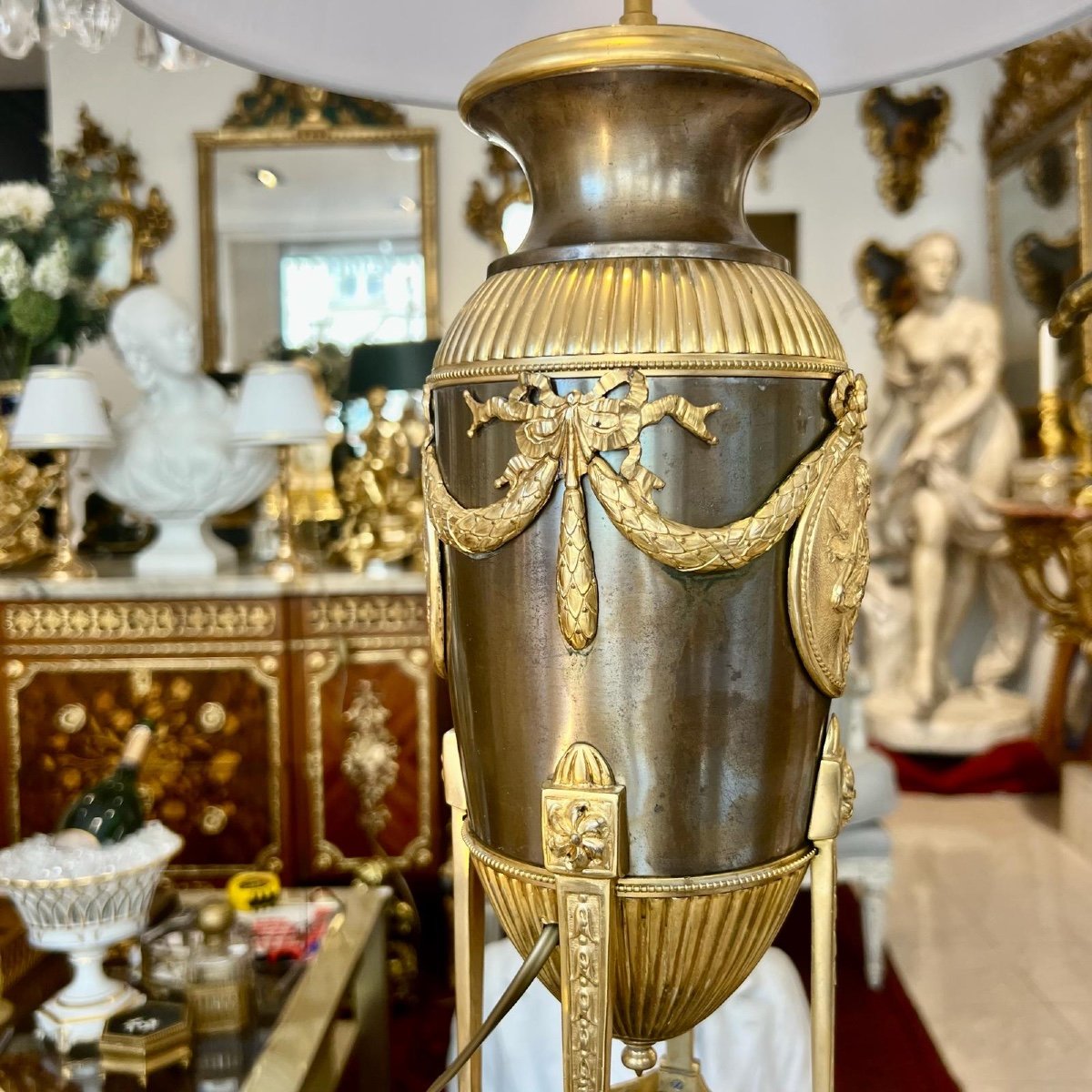 Lampe Napoléon III En Bronze Doré Aux Décor De Scène A L’antique D’époque XIX Ieme -photo-1