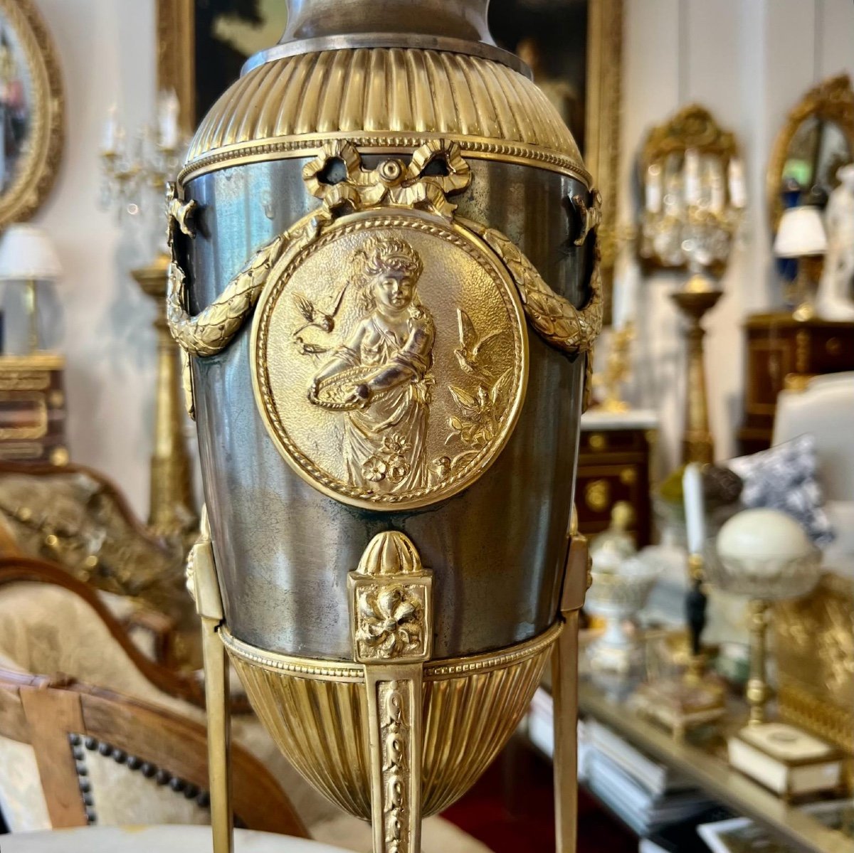 Napoleon III Lamp In Gilt Bronze With Antique Scene Decor From The 19th Century -photo-2