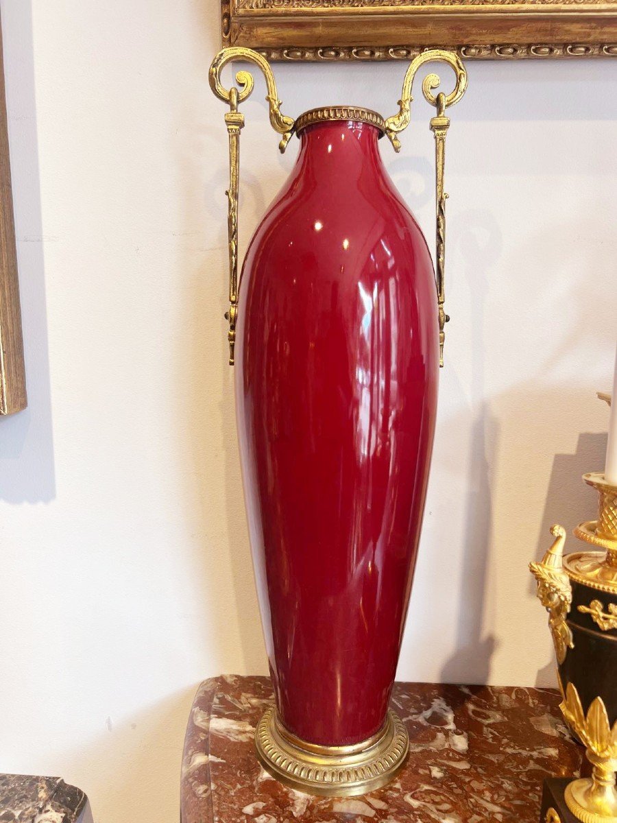 Pair Of Oxblood Red And Gilded Bronze “amphora” Shaped Vases, 19th Century-photo-4