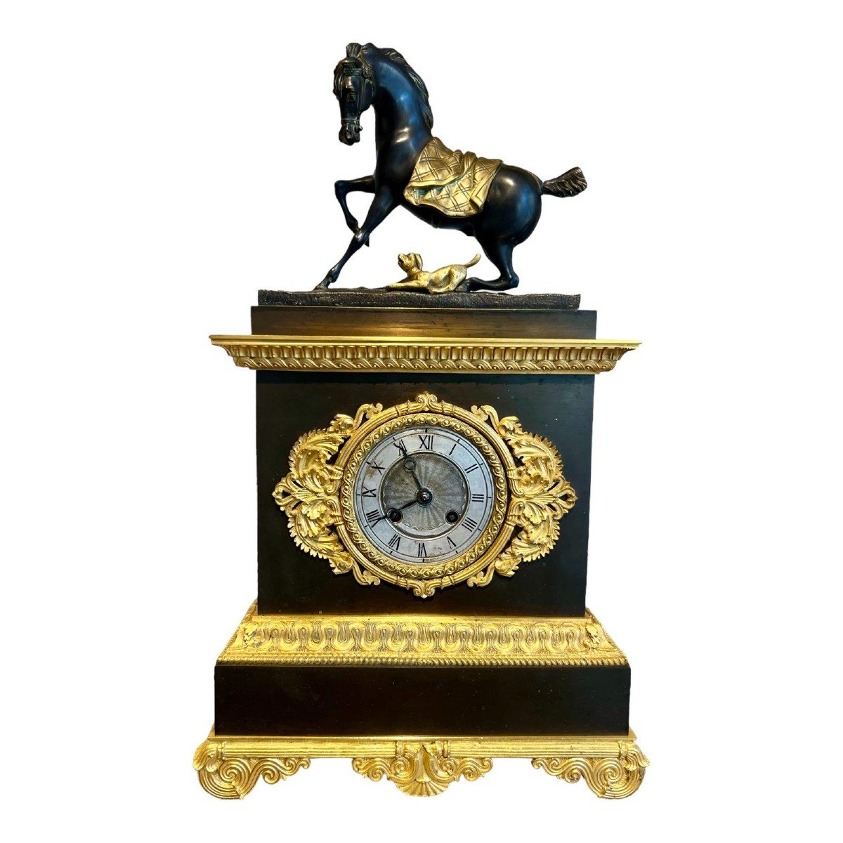 Borne Clock With Horse And Dog In Gilt Bronze And Brown Patina From The Restoration Period, 19th Century-photo-2