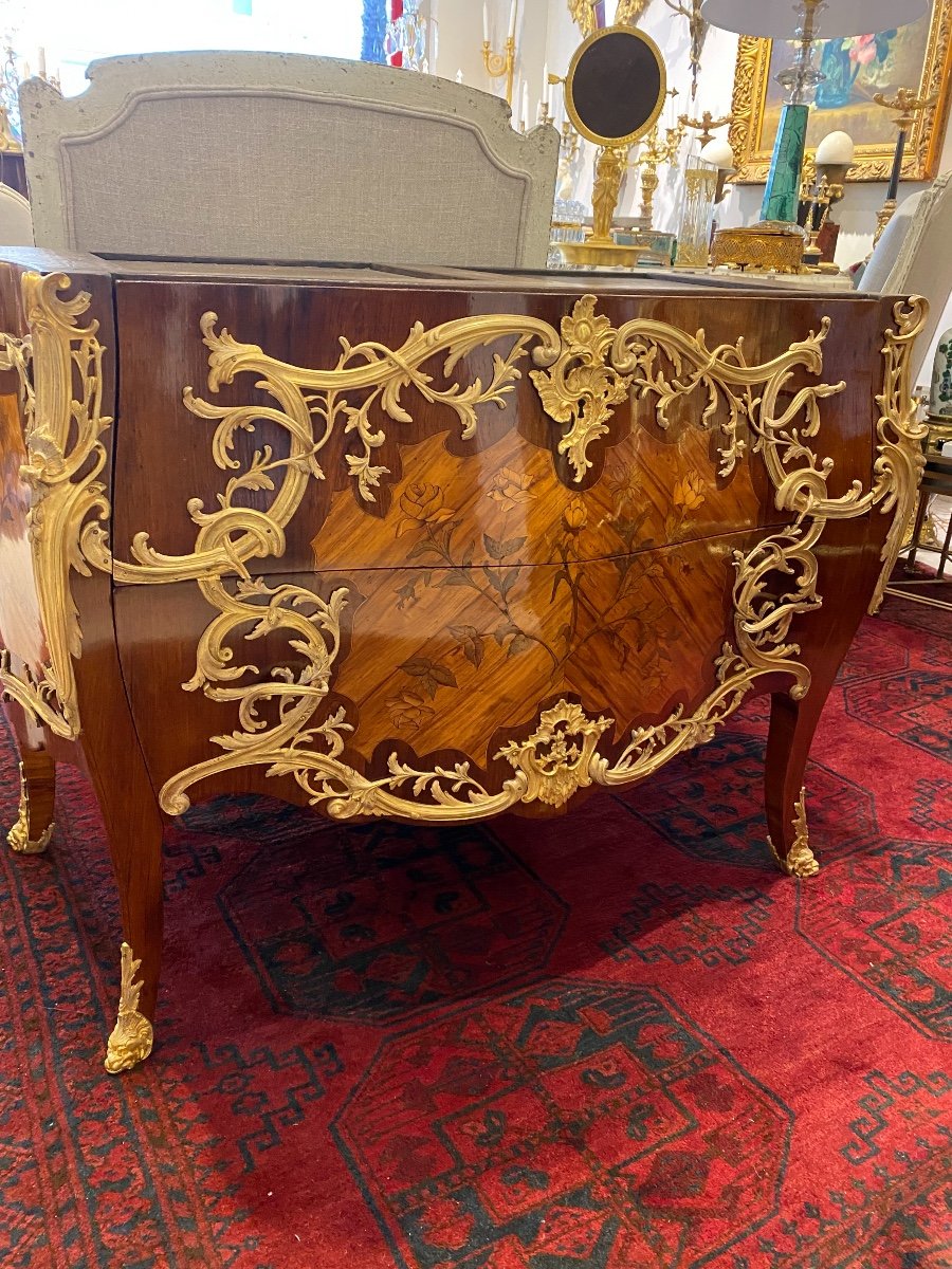 Commode D’apparat  Louis XV En Marqueterie De Fleurs XIX Ieme -photo-2