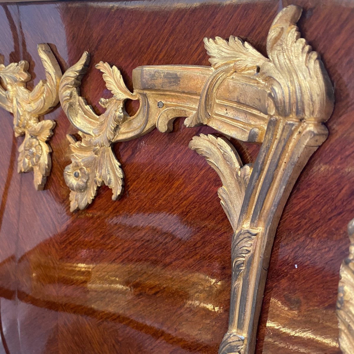 Louis XV Style Dresser In Flower Marquetry, Beautiful Golden Bronze Trim-photo-2