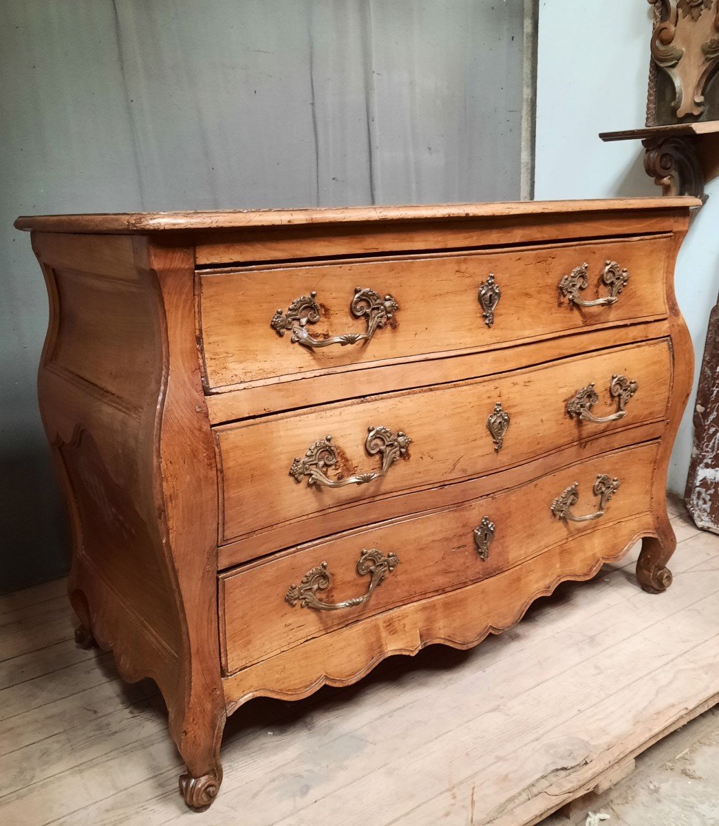 Eighteenth Century Nantaise Chest Of Drawers -photo-1