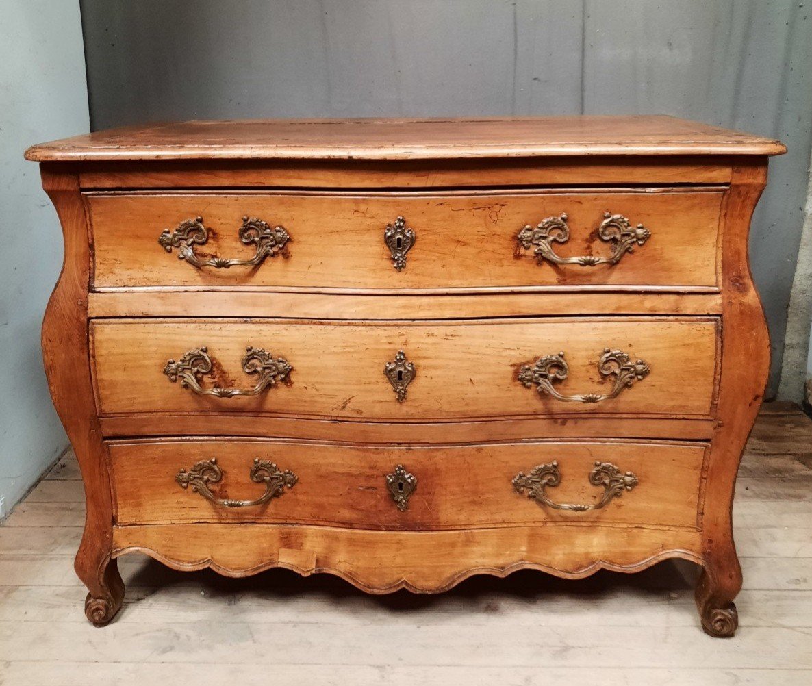 Eighteenth Century Nantaise Chest Of Drawers 