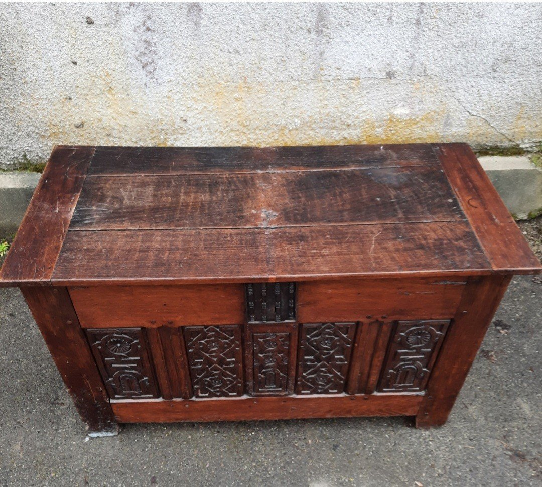 Eighteenth Century Chest -photo-3