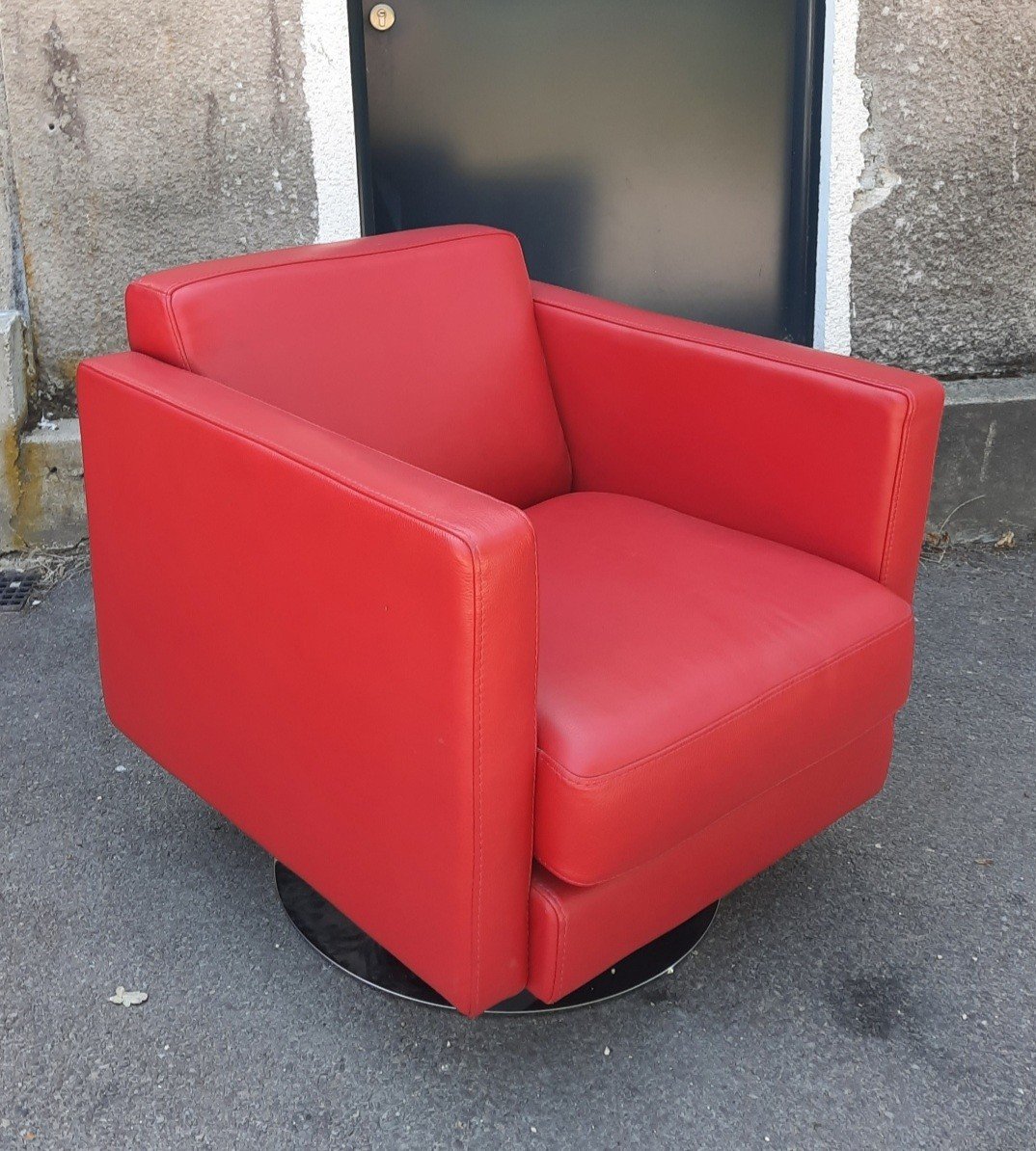 Modern Swivel Chair -photo-2