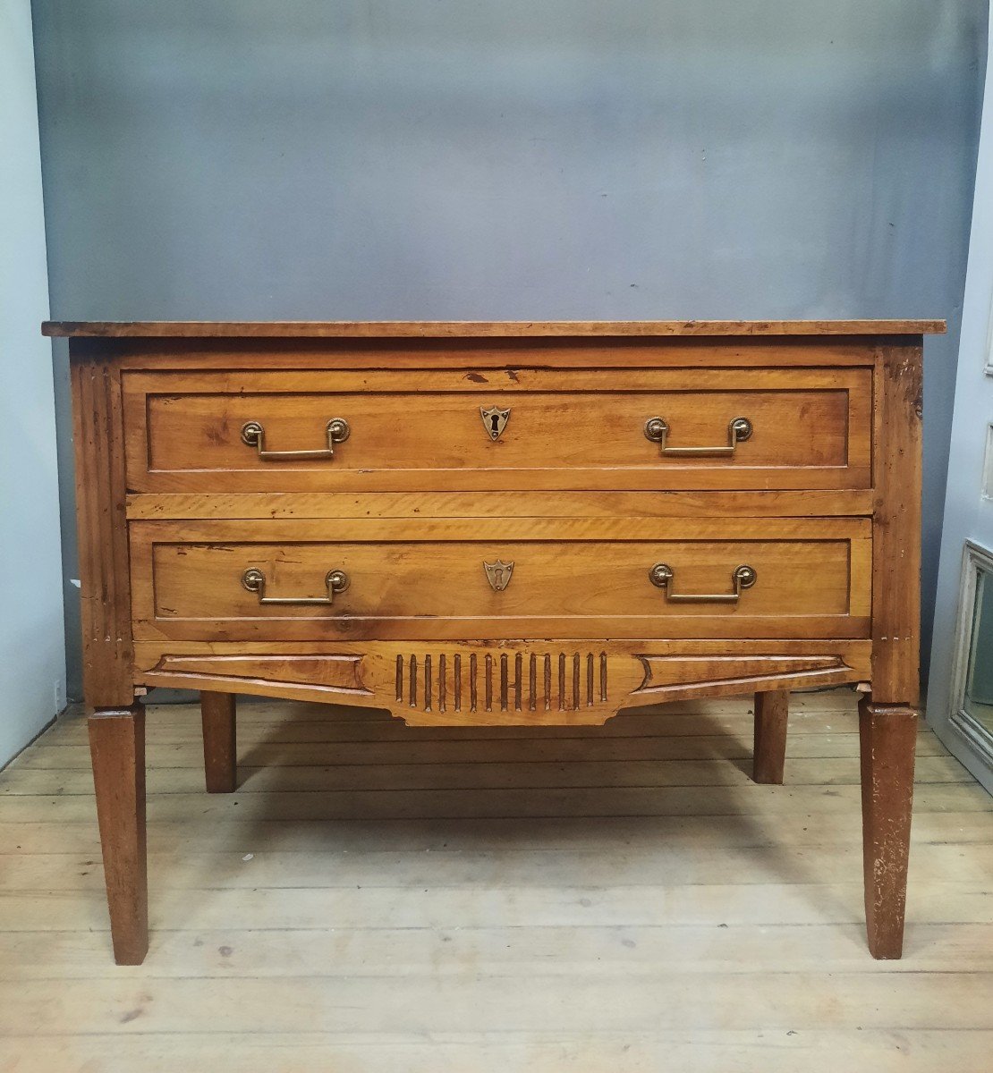 Commode D Epoque Louis XVI En Noyer massif 