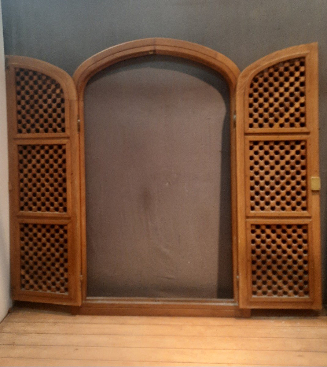 Double Oriental Door Mounted On Their Frame -photo-1