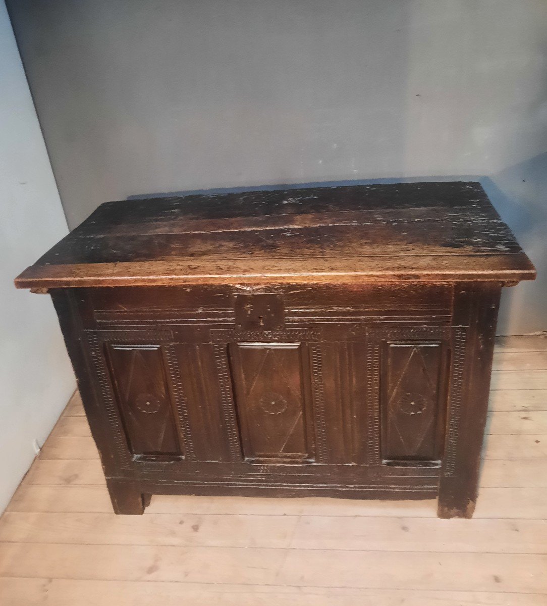 Eighteenth Century Solid Oak Chest -photo-2