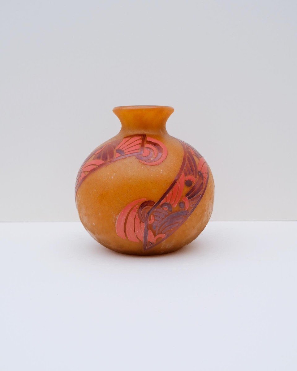 Vase Boule De Francois Theodore Legras En Verre Dégagé à L’acide, 1920  