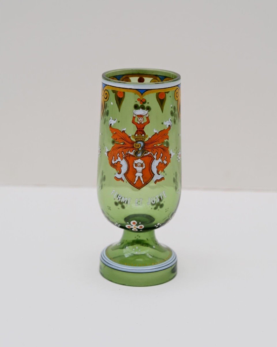 Verre « Ferme Et Juste » En Verre De Bohême émaillé Vert, 19 ème  