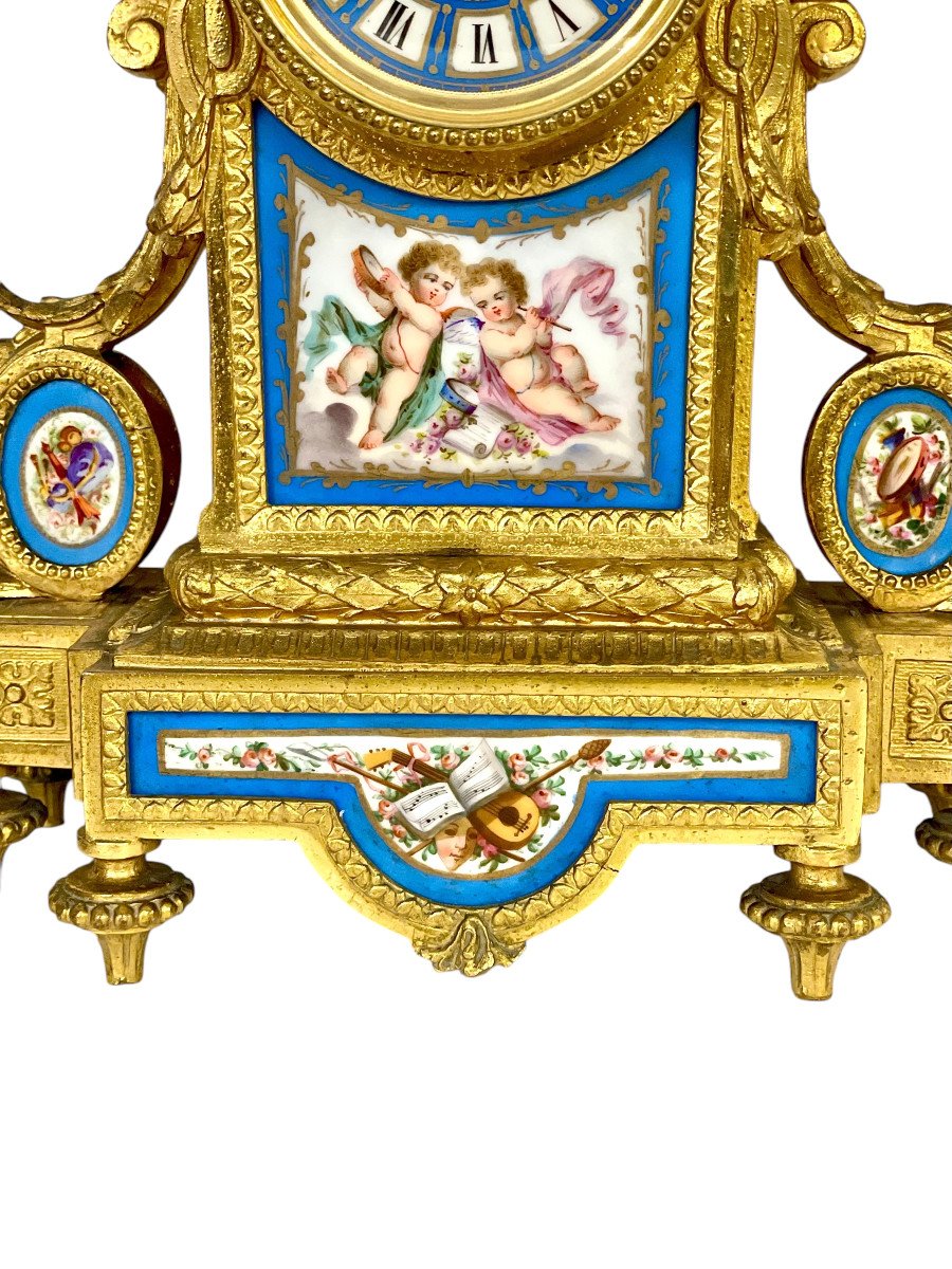 XIXème Siècle, Garniture d'Horloge En Métal Doré Et Porcelaine De Style Sèvres-photo-3