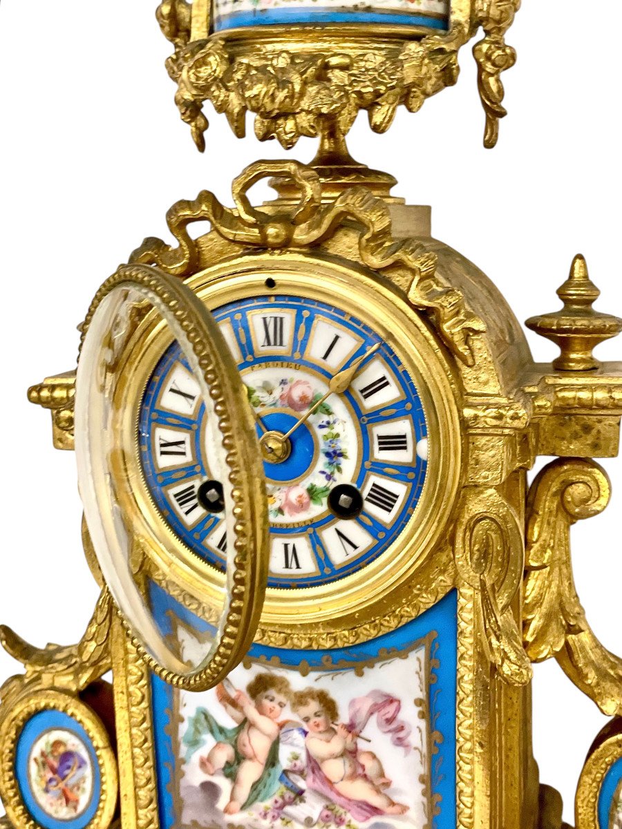 XIXème Siècle, Garniture d'Horloge En Métal Doré Et Porcelaine De Style Sèvres-photo-5