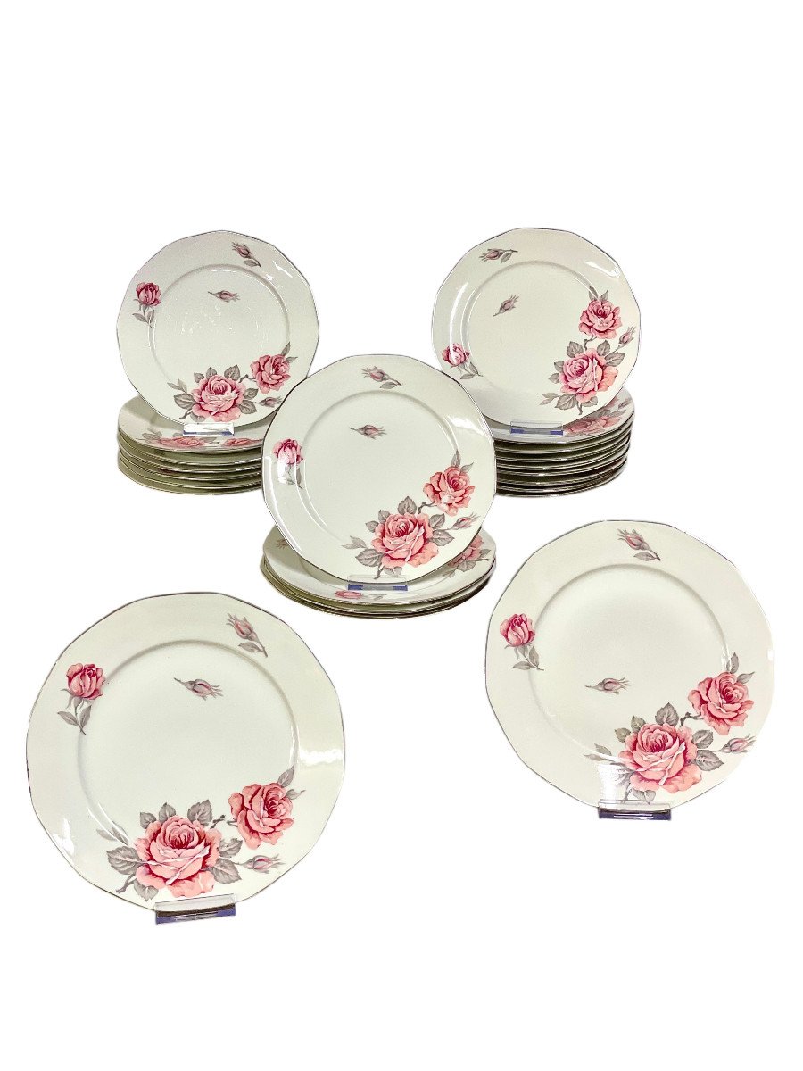 20th Century Limoges Porcelain Dinner Set With Roses Motif-photo-2