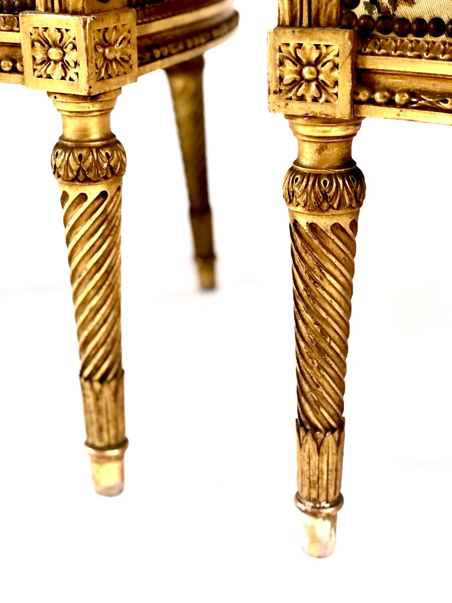 Suite de 4 fauteuils en bois doré de style Louis XVI-photo-2