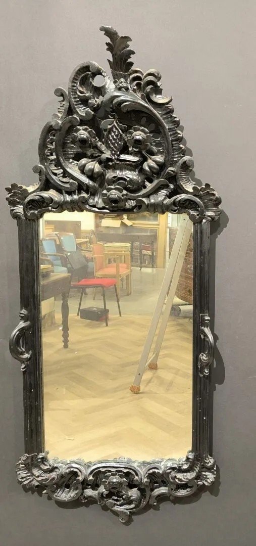 1900s Carved Wood Pediment Mirror-photo-1