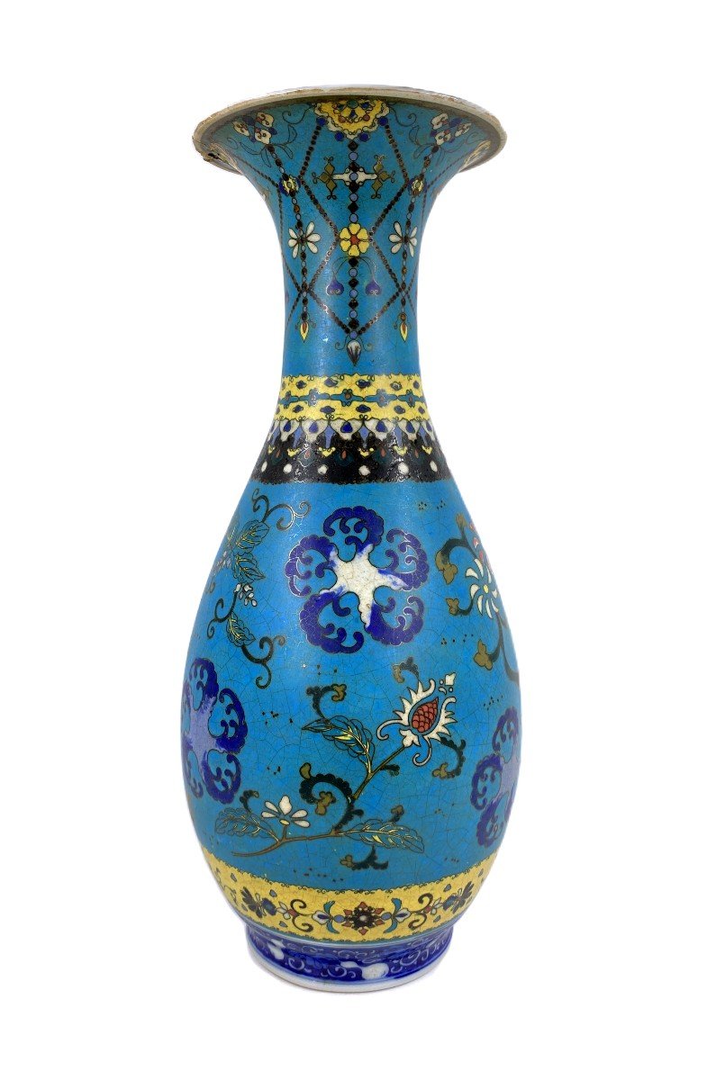 Grand Vase Cloisonné Sur Porcelaine Totail Shippo Par Takeuchi Chubei Japon Periode Meiji