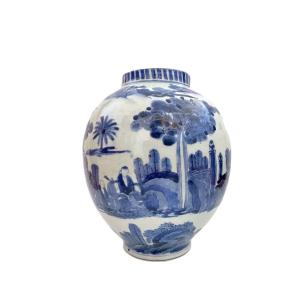 Rare Underglaze Blue And White Jar Vase Of Bulbous Form Ko Imari