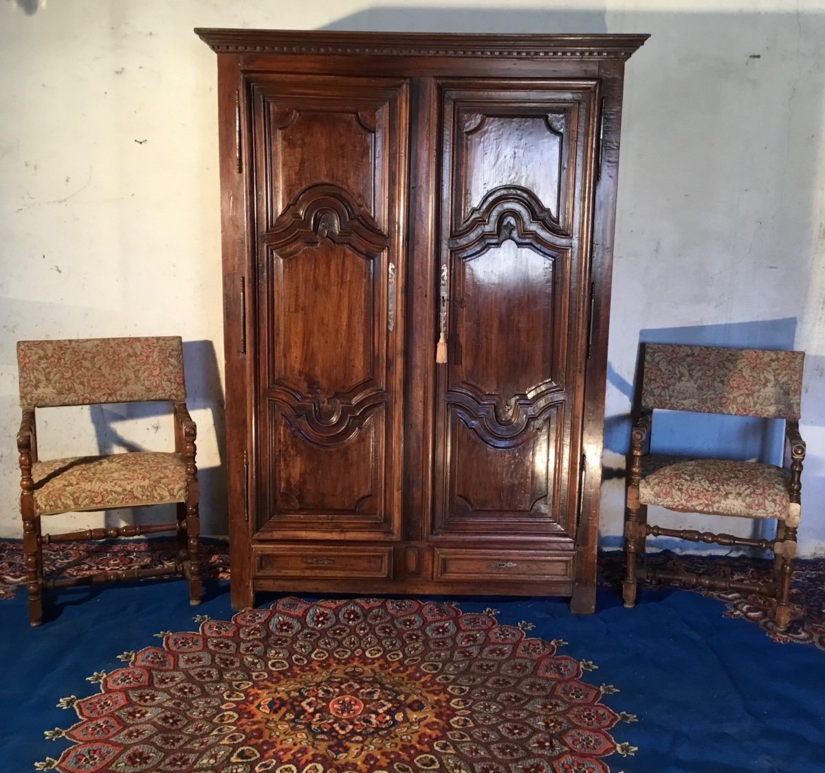 Armoire,  Louis XIV De Presbytère En Noyer époque 17ème.