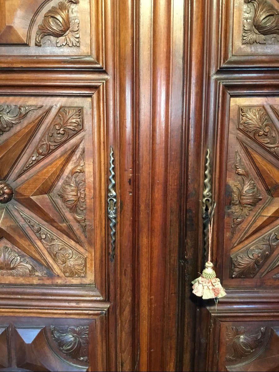 Exceptional Louis XIII Castle Wardrobe In Walnut From The 17th Century.-photo-5