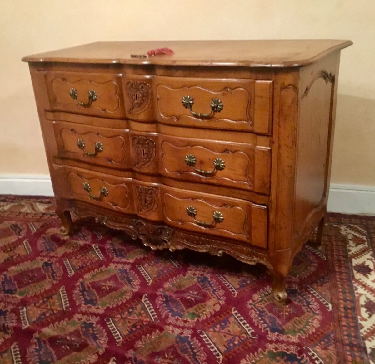 Commode, époque, Louis XV, En Arbalète Travail Provençale 18ème.