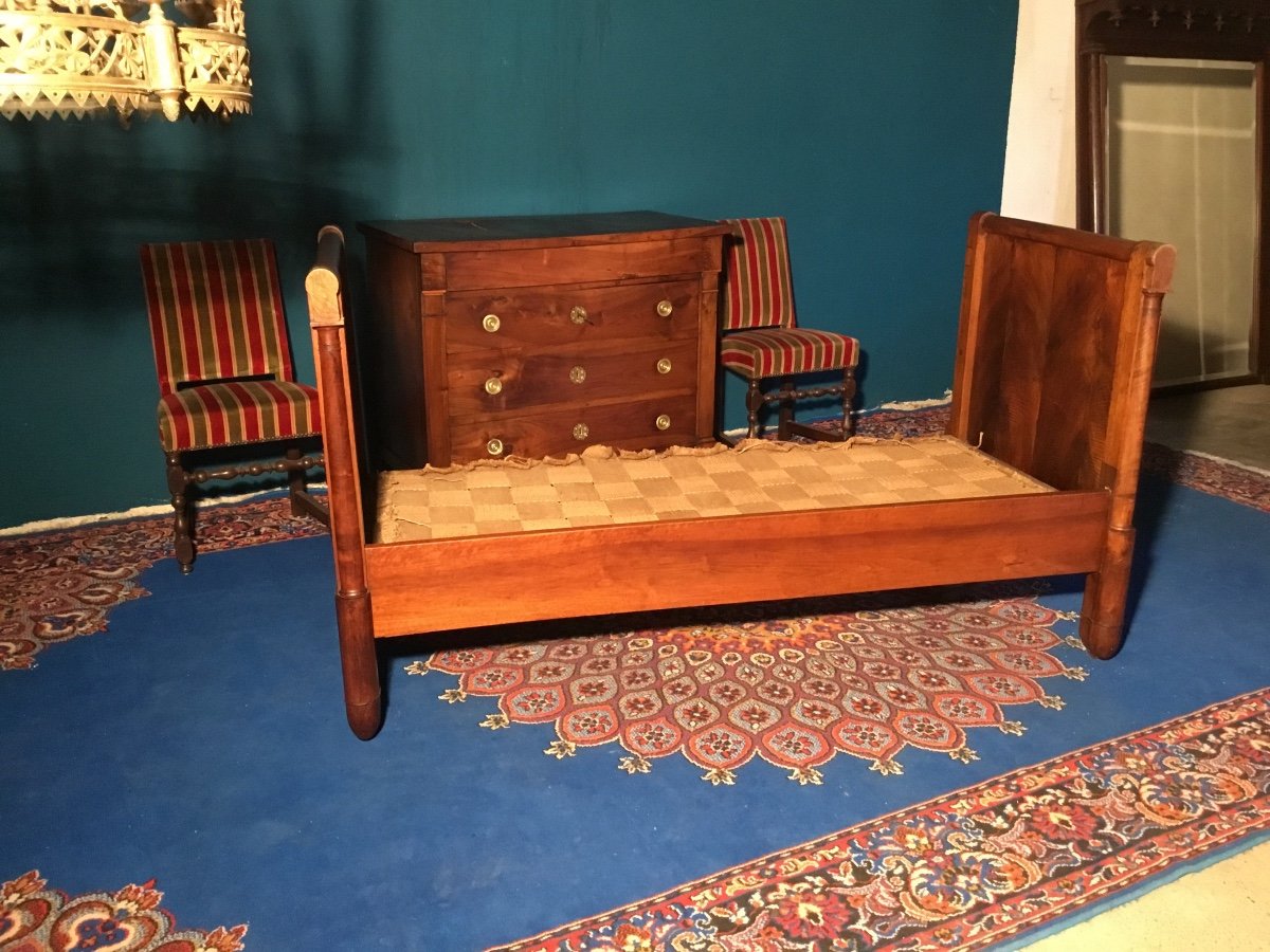 Bench Bed, Empire Period Walnut, 19th Century 