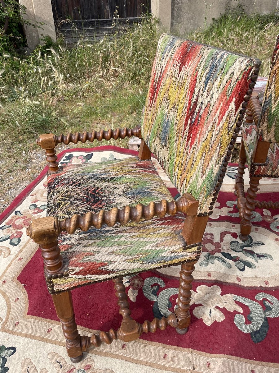 Paire De Chaises ,à Bras Louis XIII En Noyer époque XVIIIe-photo-3