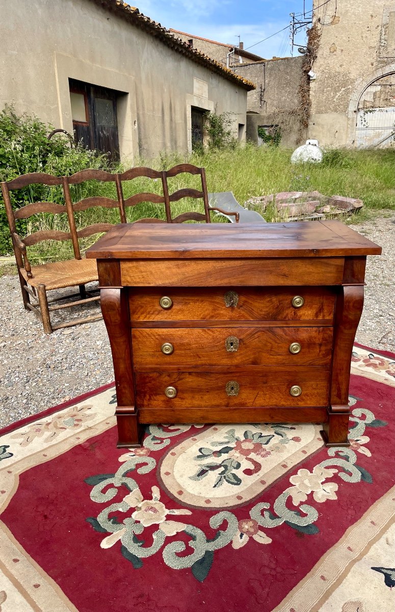 Restoration Chest Of Drawers In Walnut From The 20th Century.