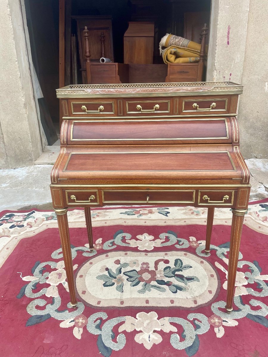 Louis XVI Middle Cylinder Desk, In Mahogany From The 19th Century 