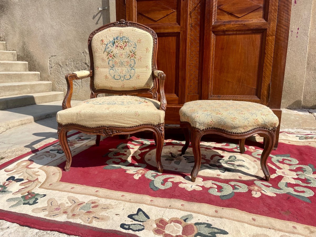 Armchair, Bergère Cabriolet, Louis XV With Its Footrest, 18th Century -photo-2