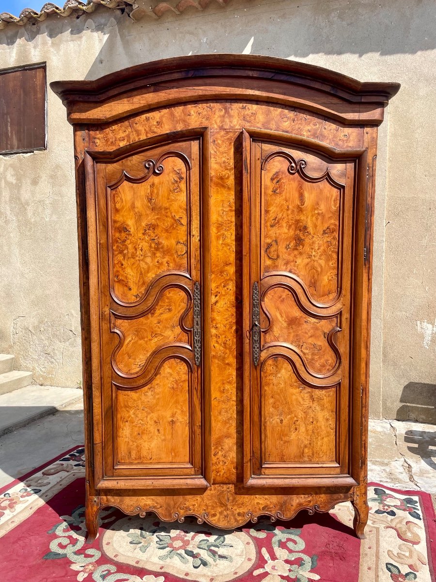 Armoire Bressane Louis XV En Noyer XVIIIem Siècle 