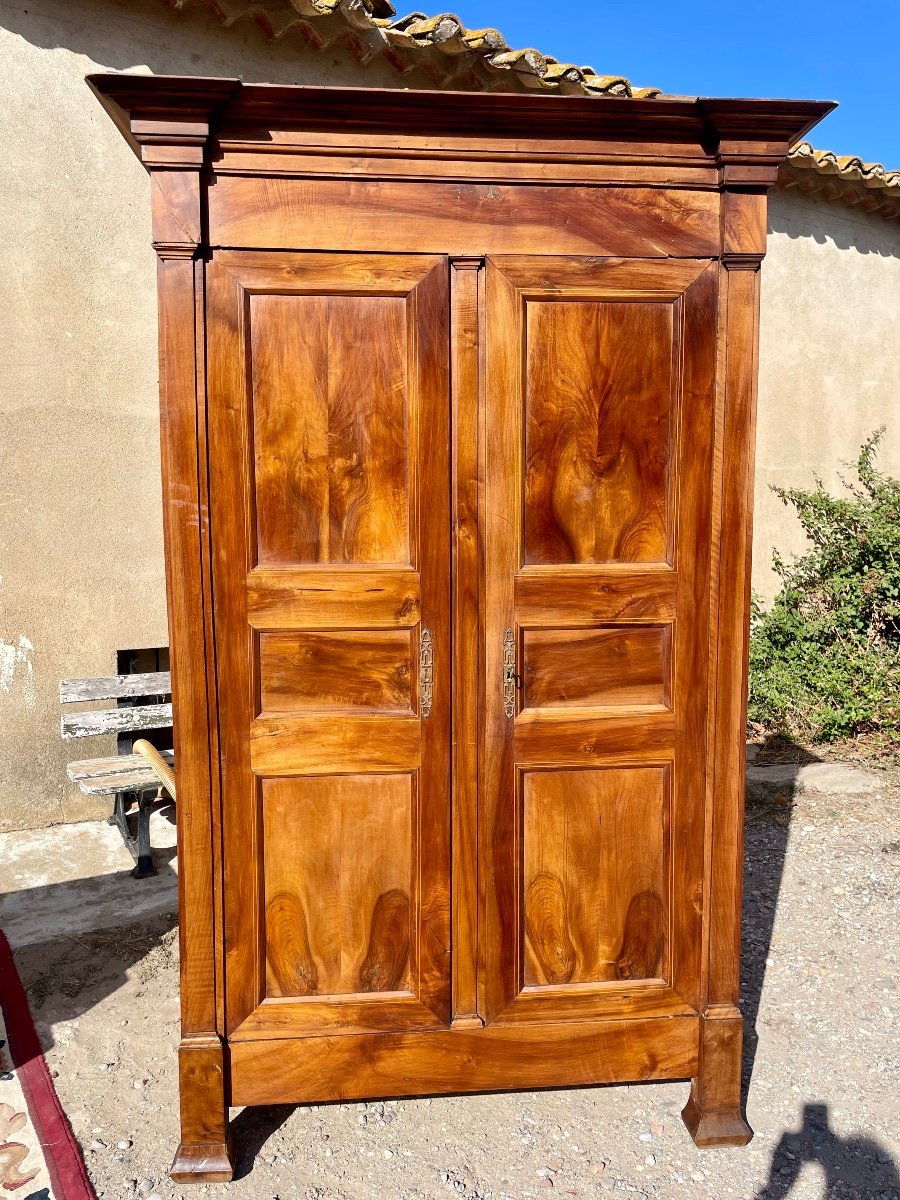 19th Century Restoration Cabinet In Walnut Wood.