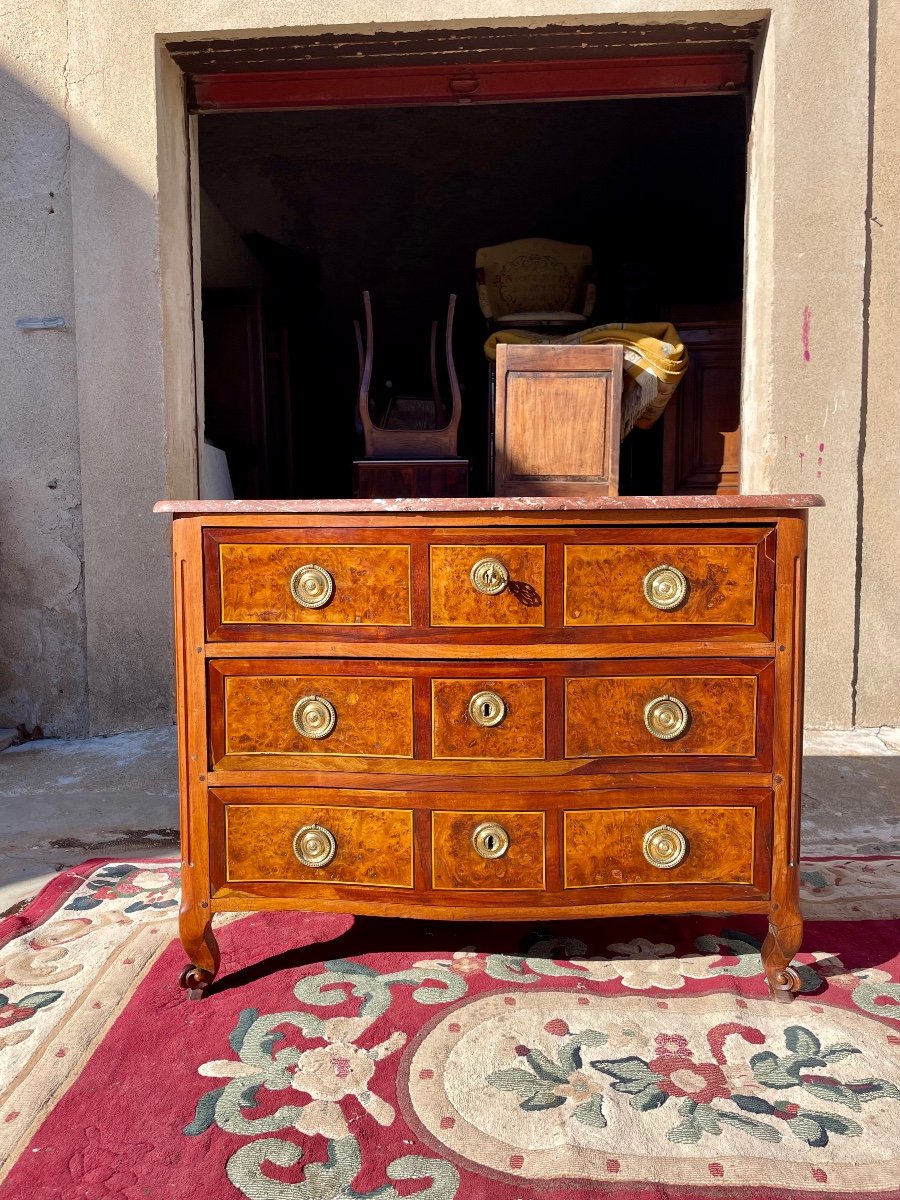 Commode, GAlbée Louis XV En , Noyer  D’époque XVIIIem Siècle.