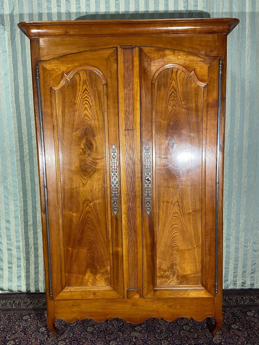 Armoire Louis XV En Merisier D époque XIXé Siècle.