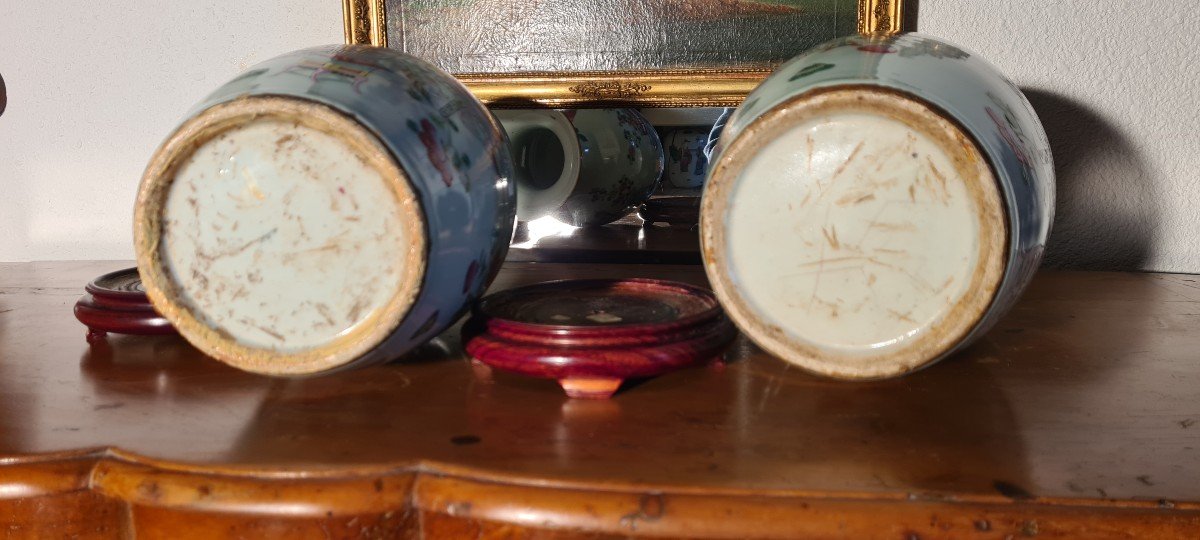 Pair Of Chinese Porcelain Vases, Famille Rose, 19th Century -photo-2