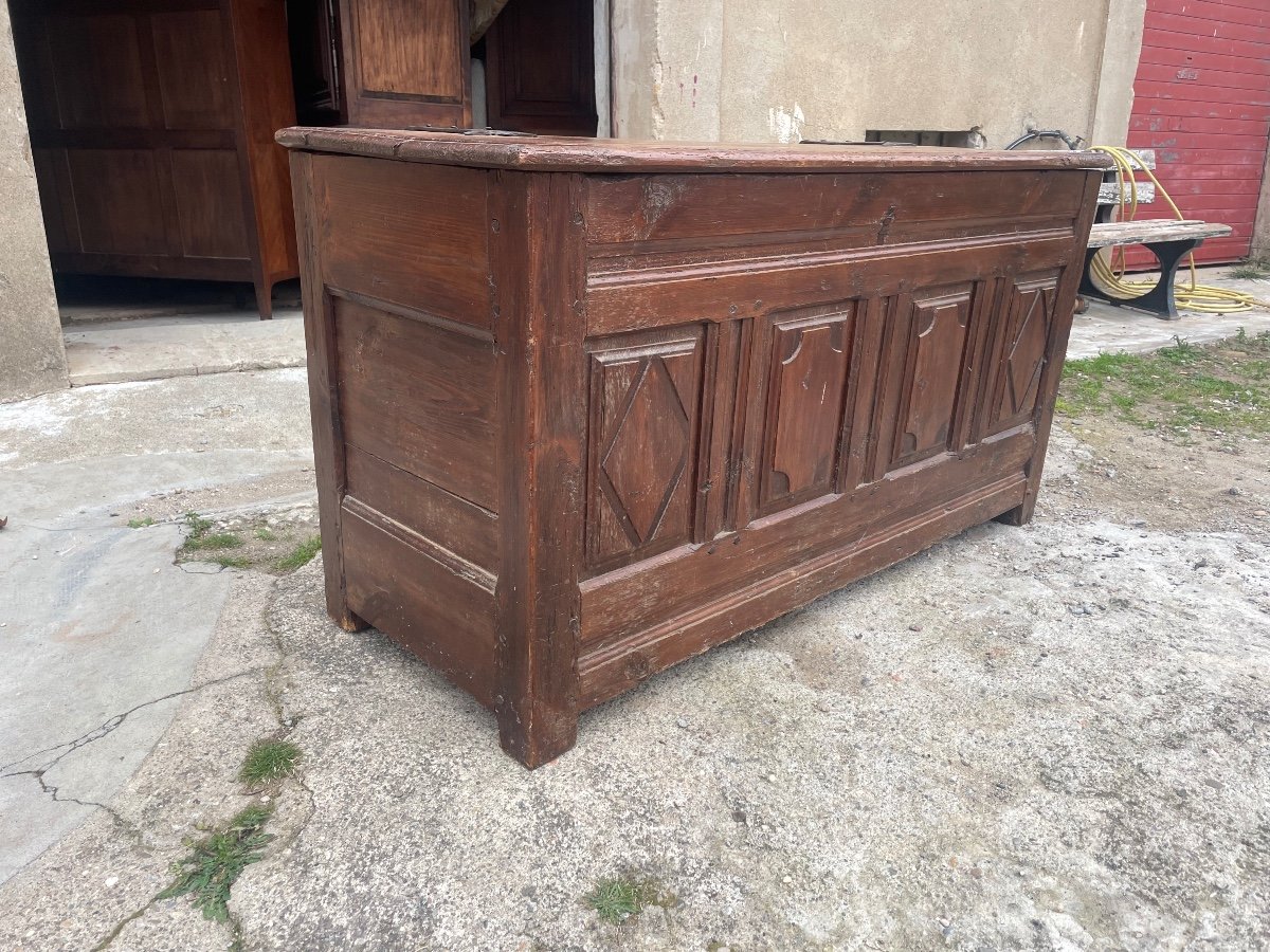 Louis XIII Chest, In Walnut, 17th Century.-photo-3